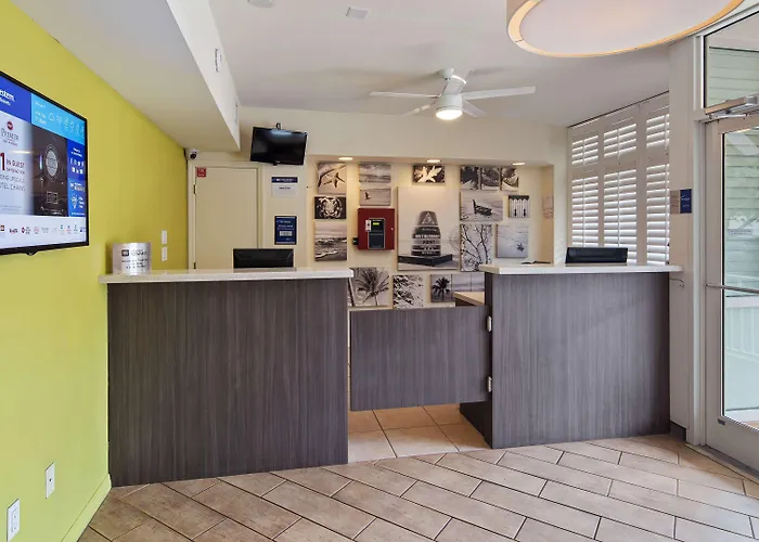 Cheap hotel: Best Western Hibiscus Motel