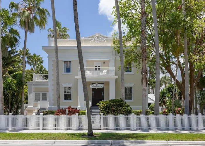 Cheap hotel: Weatherstation Inn Circa 1911